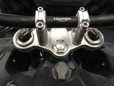 triumph moto