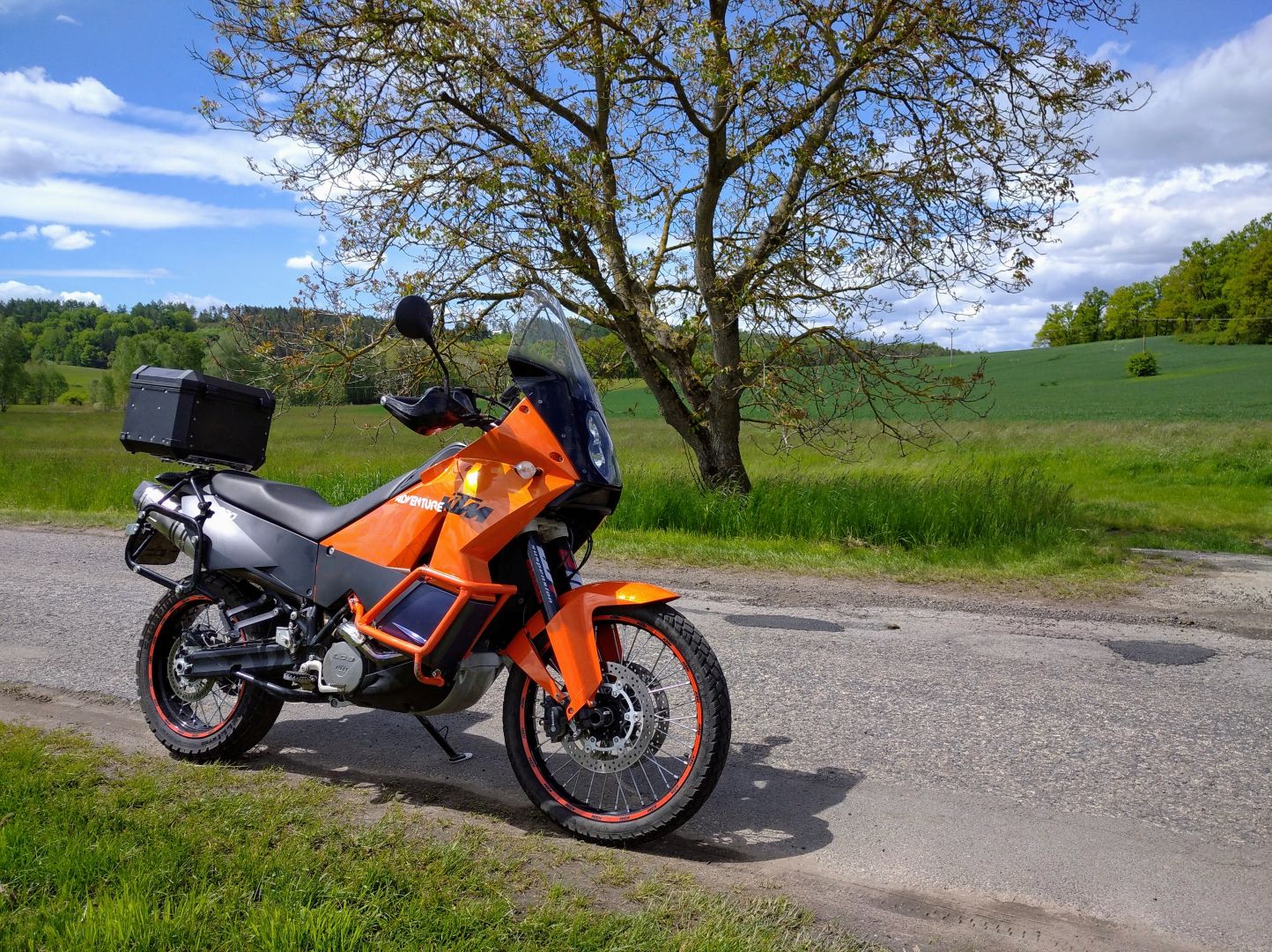 KTM 990